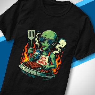 Funny Alien BBQ Illustration Retro Sci Fi Grilling T-Shirt