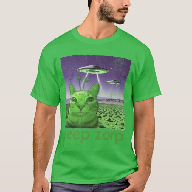 Funny Alien Cat Meme funny T-Shirt (Front)