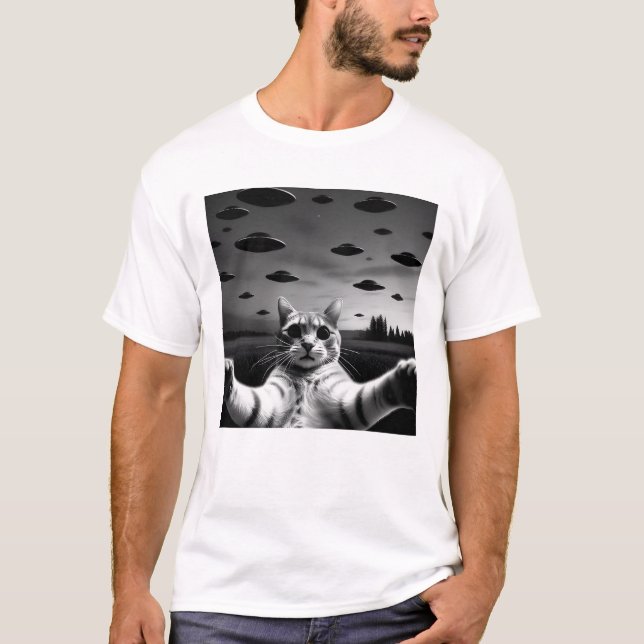Funny Alien Cat UFO Kitten Selfie with UFOs T-Shirt (Front)