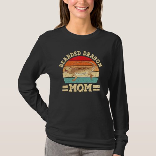 Funny Bearded Dragon Mom Lizard Reptile Retro Wome T_Shirt