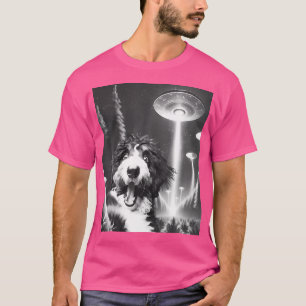 Funny Bernedoodle Alien Ufo Taking A Selfie Dog Mo T-Shirt