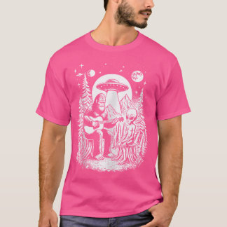 Funny Bigfoot Alien Spaceship Big Foot Sasquatch A T-Shirt
