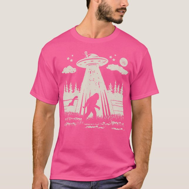 Funny Bigfoot Sasquatch Alien Ufo Loch Ness Monste T-Shirt (Front)