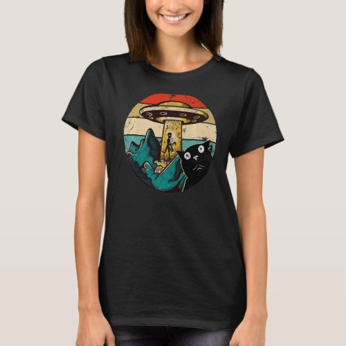 Funny Black Cat Selfie With Alien Retro Sarcastic  T_Shirt