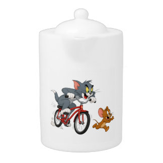 : Funny Cat Chasing Mouse Cartoon Teapot