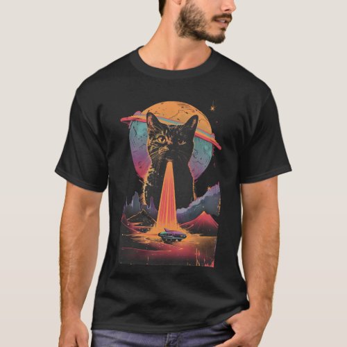 Funny Cat Selfie With Alien Vintage Ufo Cat Lovers T_Shirt