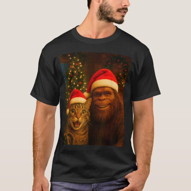 Funny Cat Selfie With Bigfoot Christmas Sasquatch  T-Shirt (Front)
