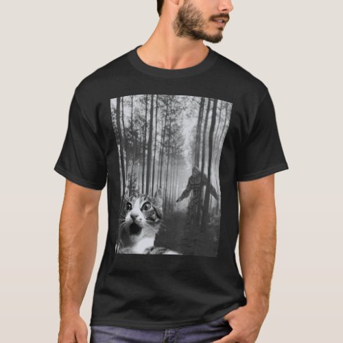 Funny Cat Selfie With Bigfoot Funny Believe T-Shirt