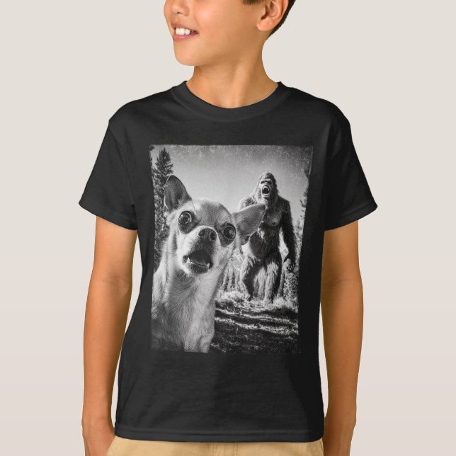 Funny Chihuahua Selfie With Bigfoot Sasquatch Cryp T-Shirt (Front)