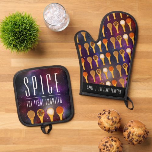 Funny Colorful Spice the Final Frontier Oven Mitt  Pot Holder Set