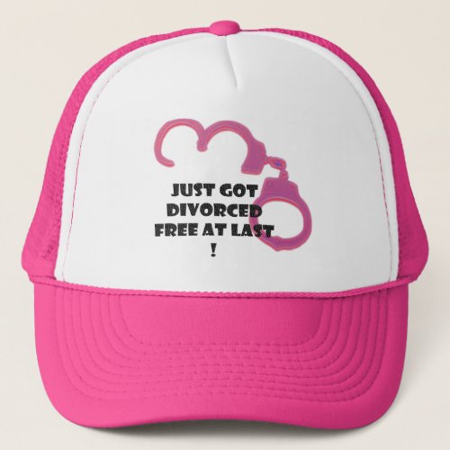 Funny Divorce free at last with open handcuff Trucker Hat