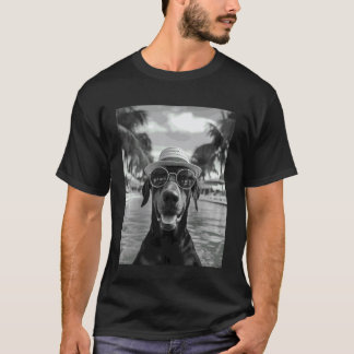 Funny Doberman Pinscher Selfie Dog Summer Vacation T-Shirt