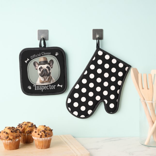 Funny Dog Cheese Inspector Oven Mitt & Pot Holder Set (Insitu(Hanging))