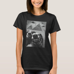 Funny Dog Selfie Alien UFO Invasion Pyramid Egypt T-Shirt