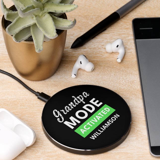 Funny Fathers day gift for New Grandpa Wireless Charger (Desk 2)