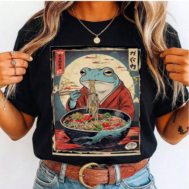Funny Frog Eating Noodles Japanese for Cute Gift  T-Shirt (Creator Uploaded)