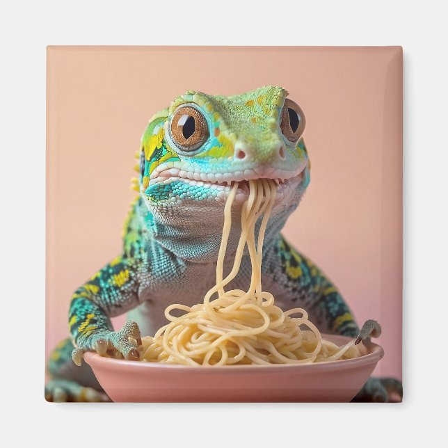 Funny Gecko Eating Spaghetti  Magnet (Front)