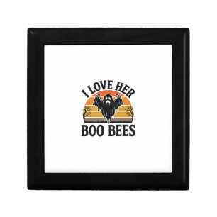 Funny Ghost Bee Pun Vintage Halloween T-Shirt Desi Gift Box