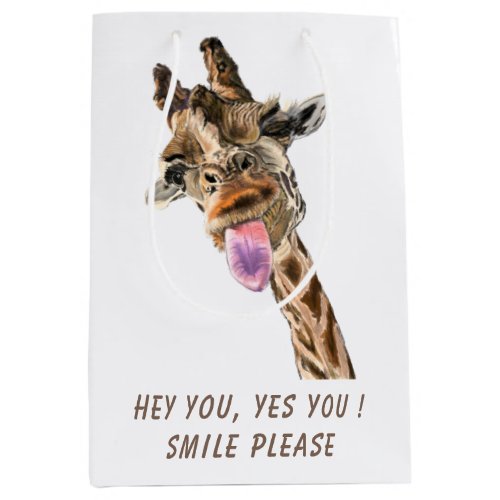 Funny Gift Bag with Playful Giraffe _ Smile
