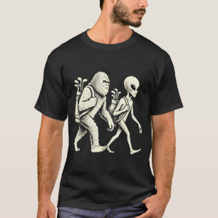 Funny Golf Bigfoot Sasquatch Alien Ufo Golfer  T-Shirt