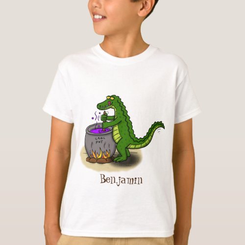 Funny green alligator cooking cartoon T_Shirt