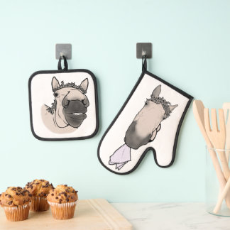 Funny Horse Lover Gift Whimsical House Horse Oven Mitt & Pot Holder Set