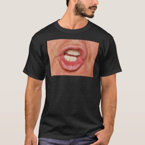 Funny humor hilarious trump Donald trump mouth lip T_Shirt