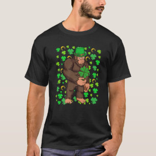 Funny Leprechaun Bigfoot Shamrock St. Patrick's Da T-Shirt