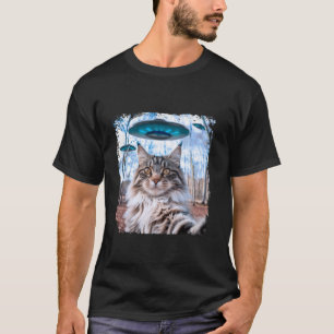 Funny Main Coon Cat Kitten Selfie with Alien UFOs T-Shirt