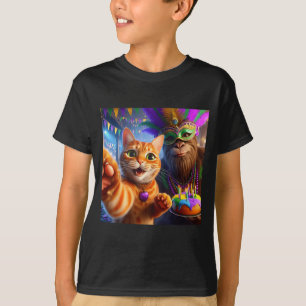 Funny Mardi Gras Selfie Cat Bigfoot Quote _2 T-Shirt