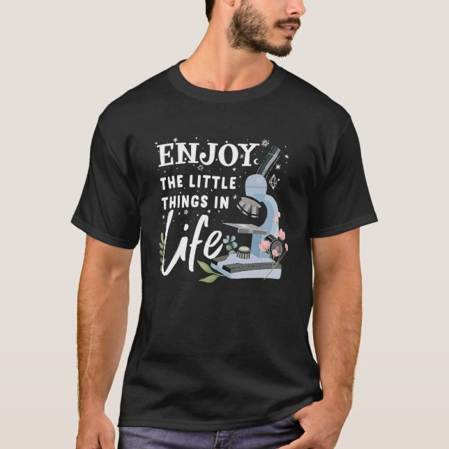 funny microscope microbiologists biology nerd scie T-Shirt (Front)