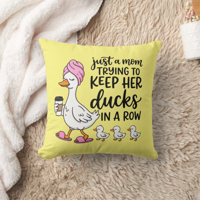 Funny Mom ducks word art  Throw Pillow (Blanket)