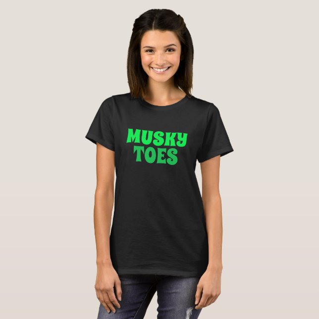 Funny novelty tee MUSKY TOES vintage style shirt (Front Full)