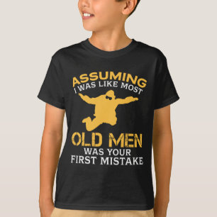 Funny Old Men Who Loves Skydiving T-Shirt