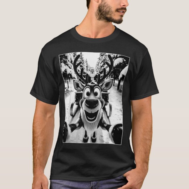 Funny Reindeer Selfie Santa Sleigh Christmas Holid T-Shirt (Front)