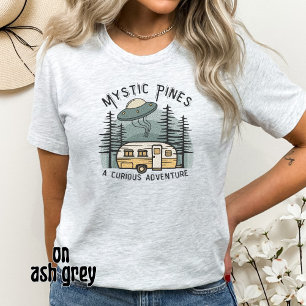 Funny Retro Sunset Camper Trailer Alien UFO T-Shirt