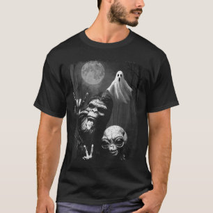 Funny Sasquatch &amp; Alien Rock On Hand Sign Ghos T-Shirt