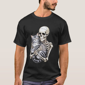 Funny Skeleton Hugging Cat Halloween Cat Mom Dad O T-Shirt