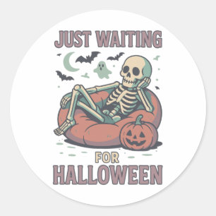 Funny Spooky Skeleton Summerween Waiting For Hallo Classic Round Sticker
