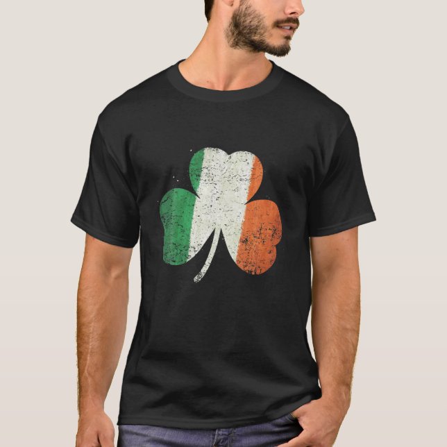 Funny St. Patrick's Day Irish Ireland Shamrock Fla T-Shirt (Front)