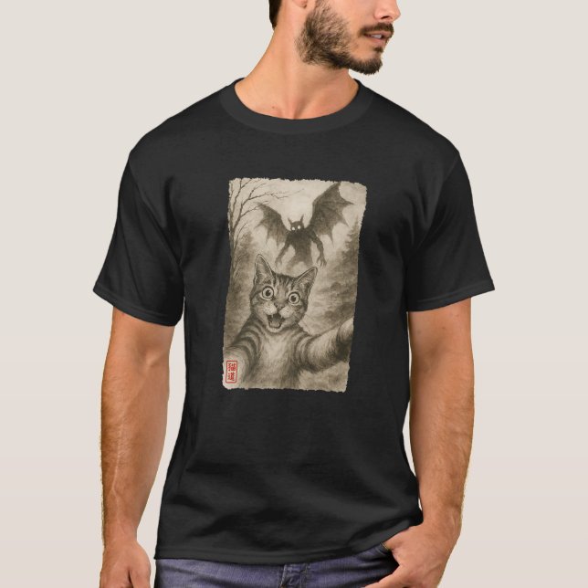 Funny Sumi e Kawaii Surprised Scared Cat Selfie wi T-Shirt (Front)