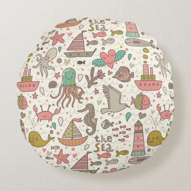 Funny Summer Pattern With Ships Round Pillow (Front)