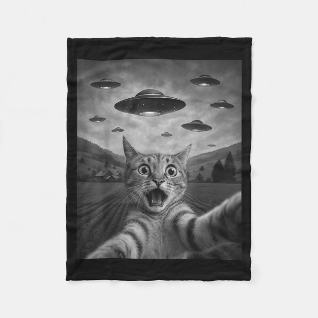 Funny Surprised Ed Cat Selfie With Alien Ufo Cat U Fleece Blanket (Front)