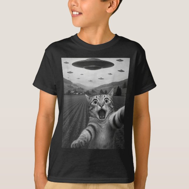 Funny Surprised Ed Cat Selfie With Alien Ufo Cat U T-Shirt (Front)