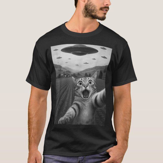 Funny Surprised Ed Cat Selfie With Alien Ufo Cat U T-Shirt (Front)