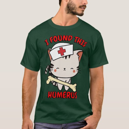 Funny tabby Cat tells a lame joke T_Shirt