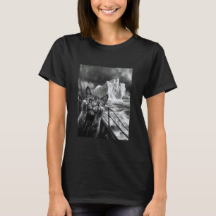 Funny Titanic Iceberg Scared Surprised Cat Selfie T-Shirt