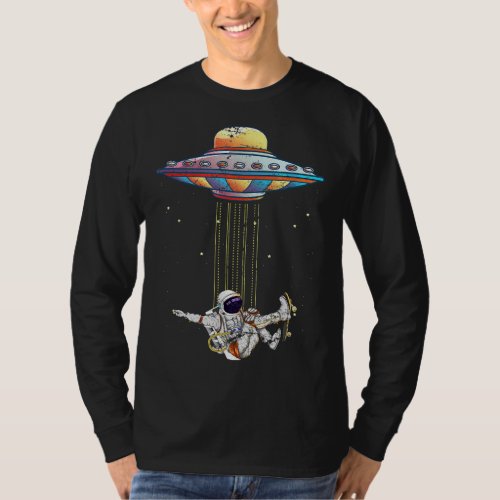 Funny UFO Alien Astronaut Skateboarding Space Scie T_Shirt