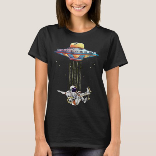 Funny UFO Alien Astronaut Skateboarding Space Scie T_Shirt