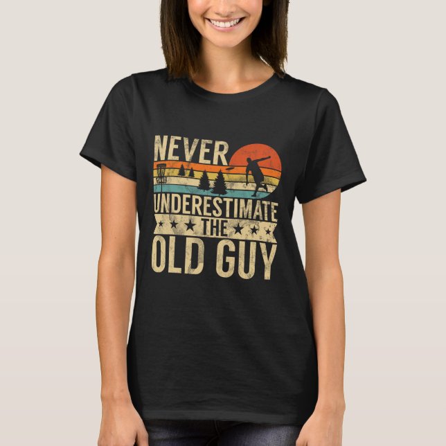 Funny Ultimate Frisbee The Old Guy Disc Golf Men's T-Shirt (Front)